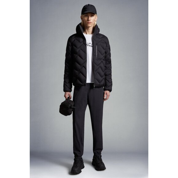 Moncler Steliere Jacket in Black 1 New Mens Lightweight Puffer Coat - Picture 16 of 16
